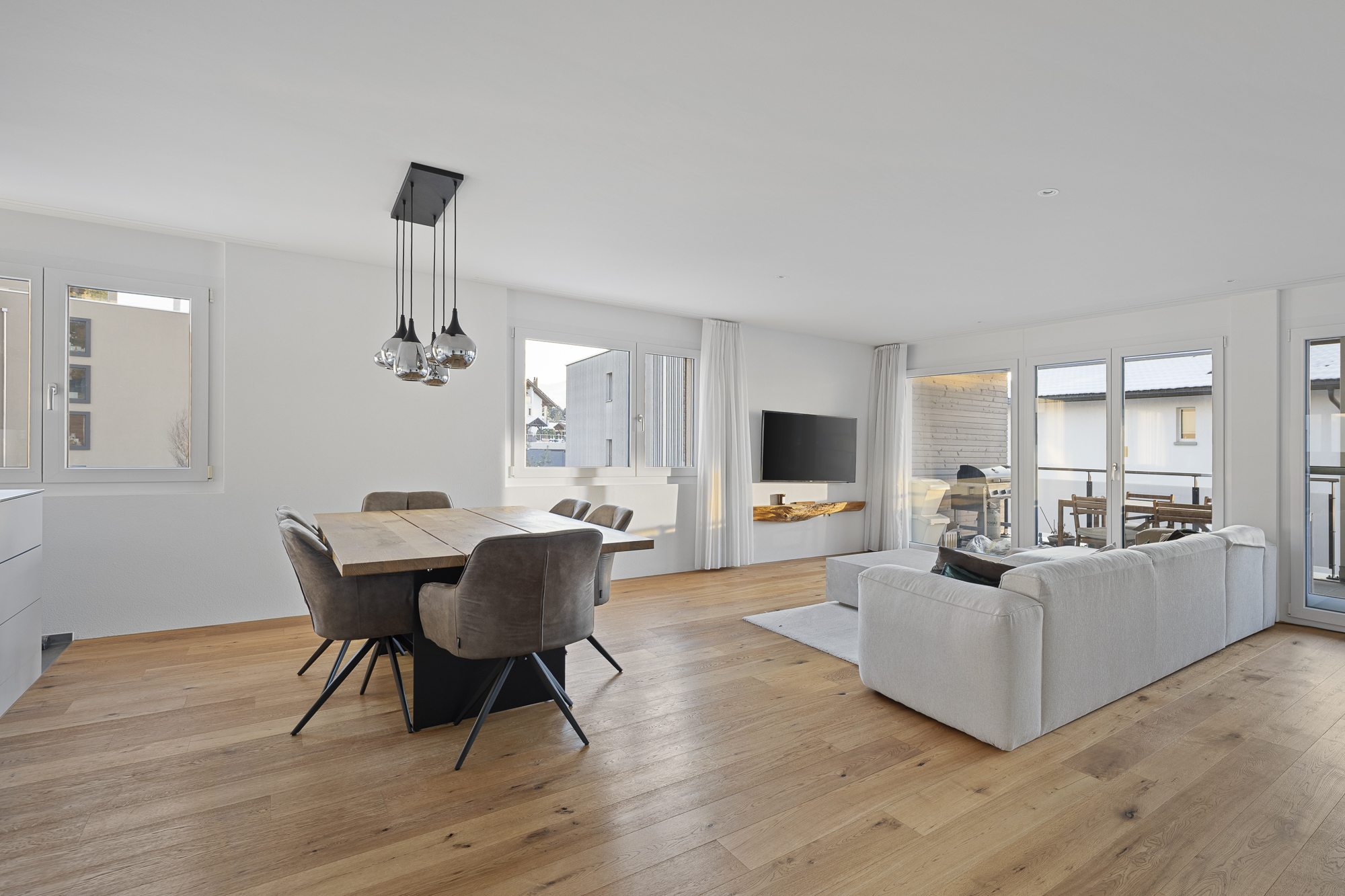 Partial lake view with two loggias and modern extension