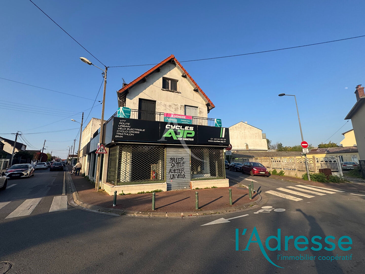 Commercial for sale in Noisy-le-Grand, France