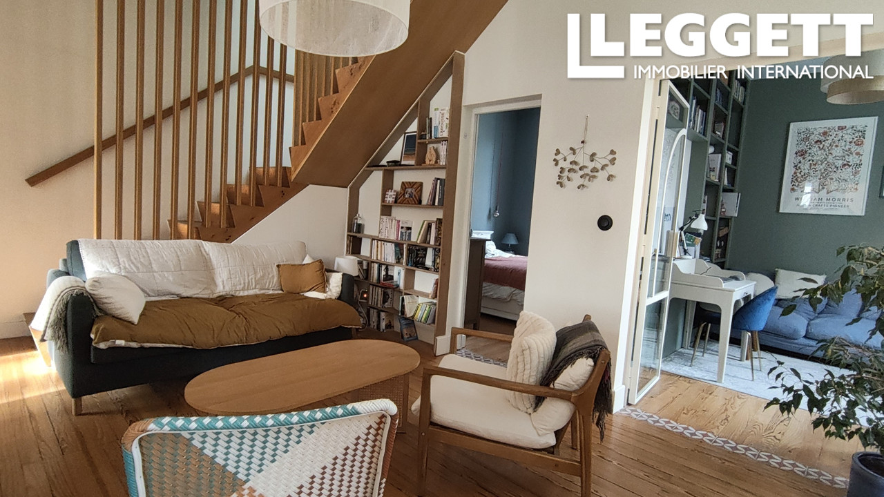 Remodeled 4-bedroom Arcachon-style home with pool minutes from the heart of Talence.
