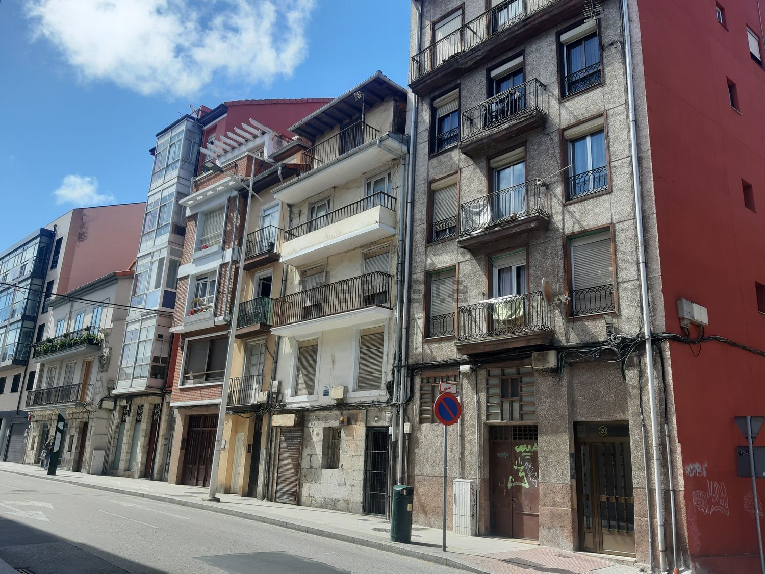 Building for sale in Santander, Spain