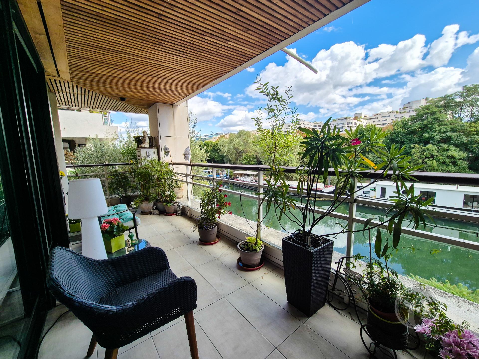 Condo for sale in Levallois-Perret, France