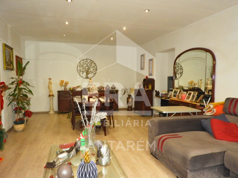 3-story building with high investment potential