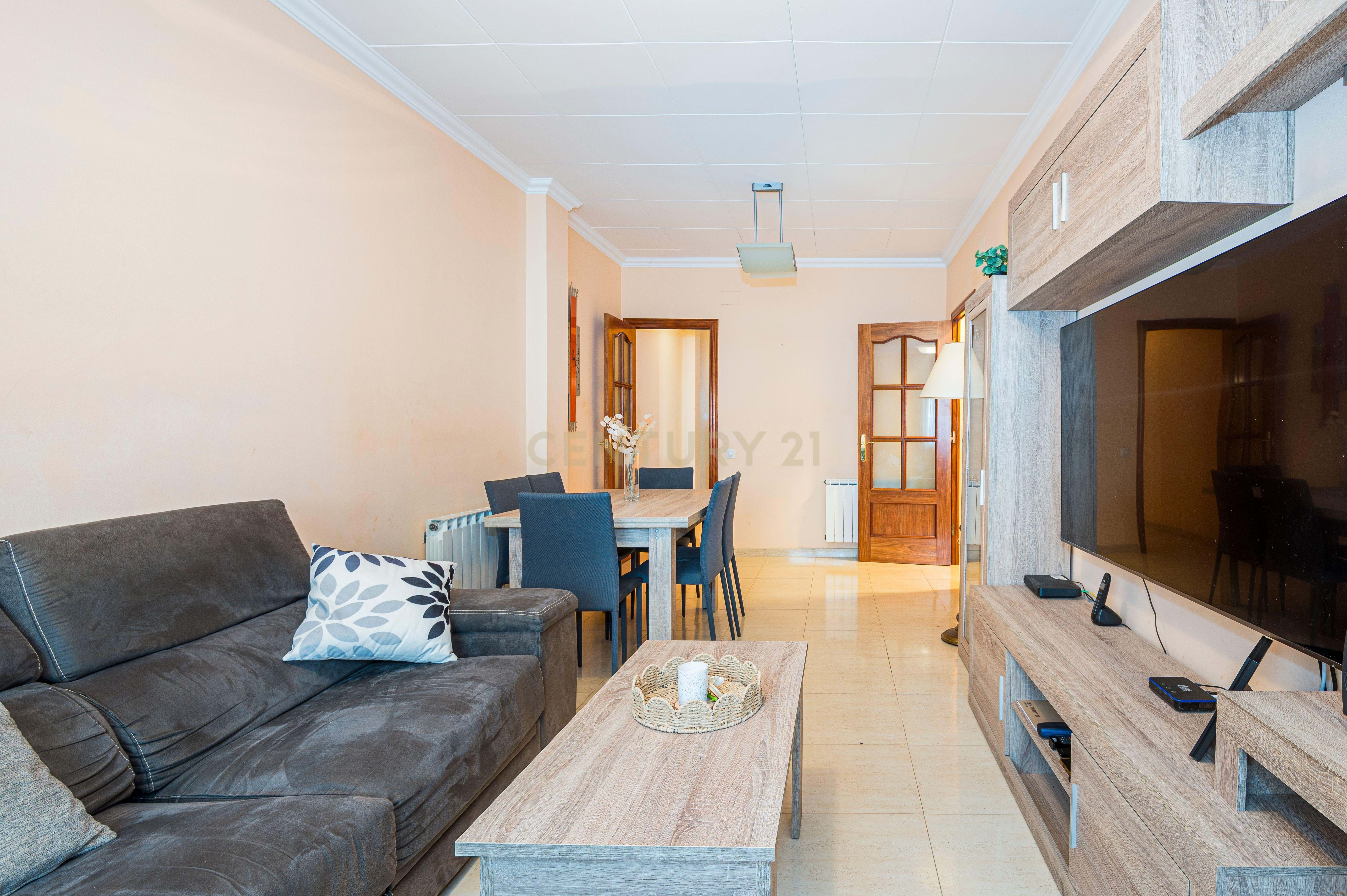 Spectacular 106 m² Ground Floor Apartment with Terrace and 4 Bedrooms in Cubelles