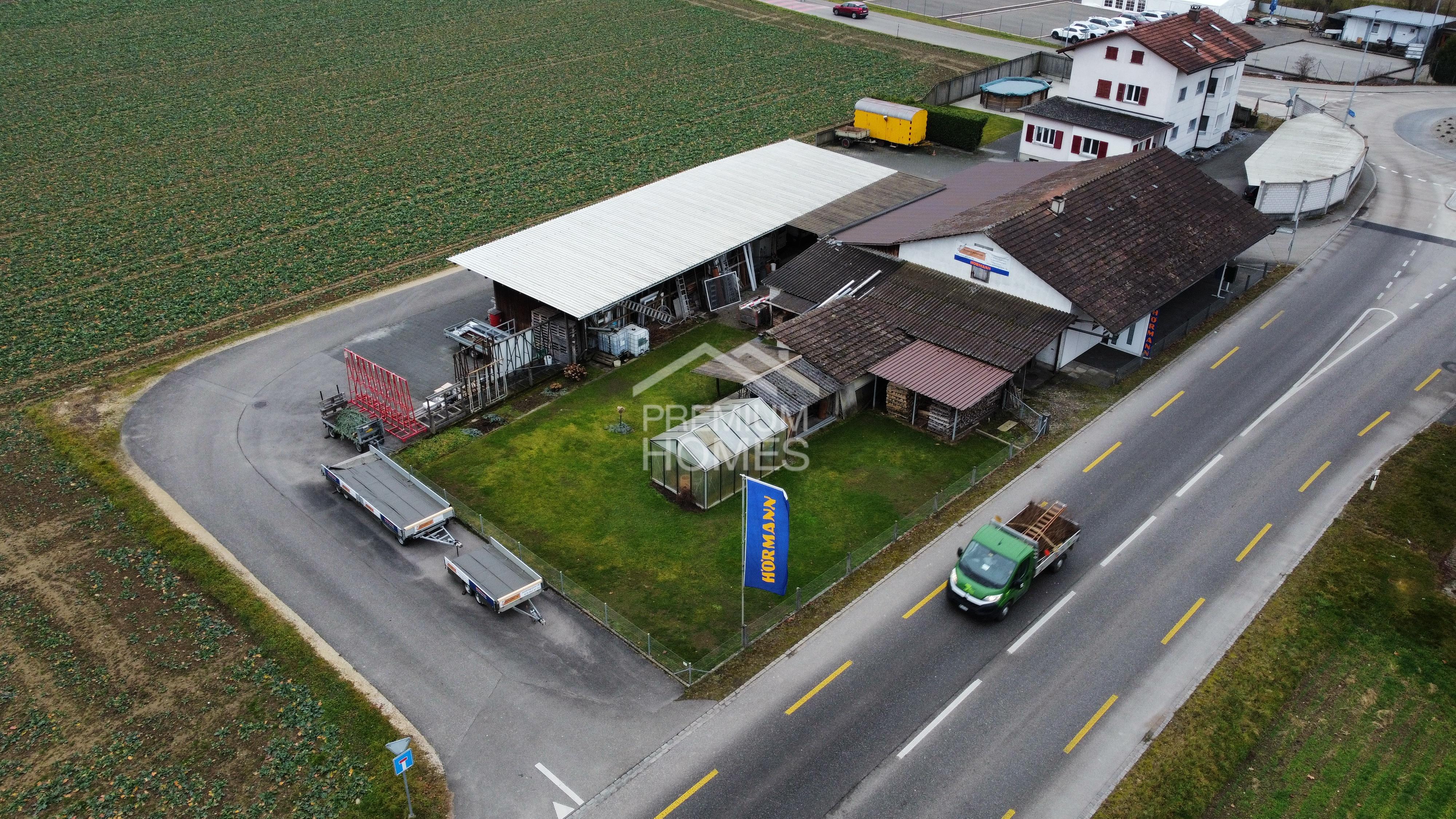 Spacious commercial property with residential building