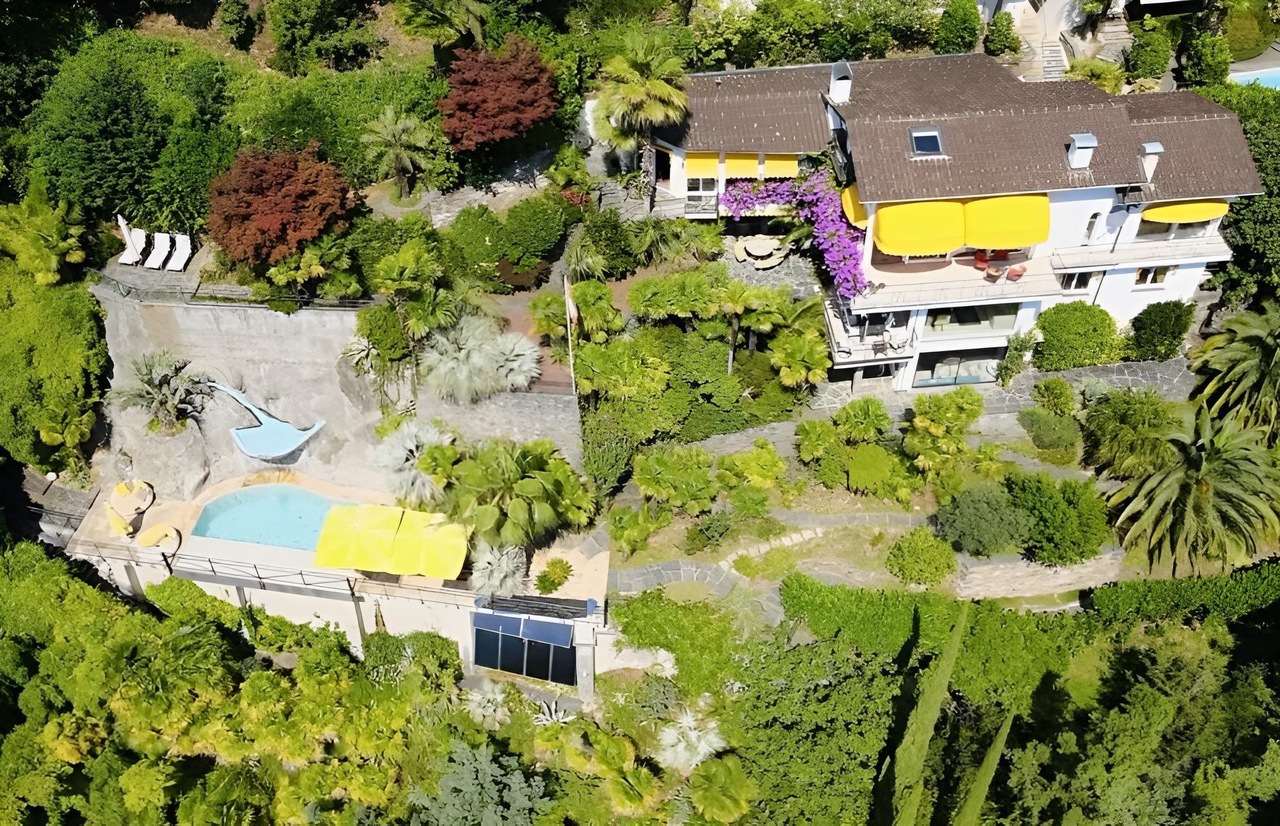 Mediterranean property with one of the most beautiful tropical gardens