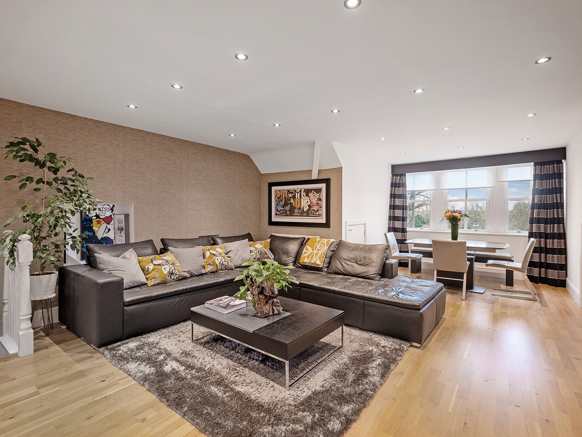 Apartment: for sale in Leamington Spa