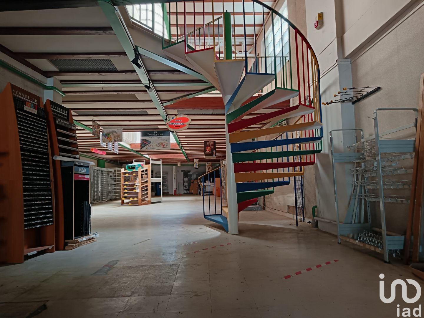 Building for sale in Limoges, France