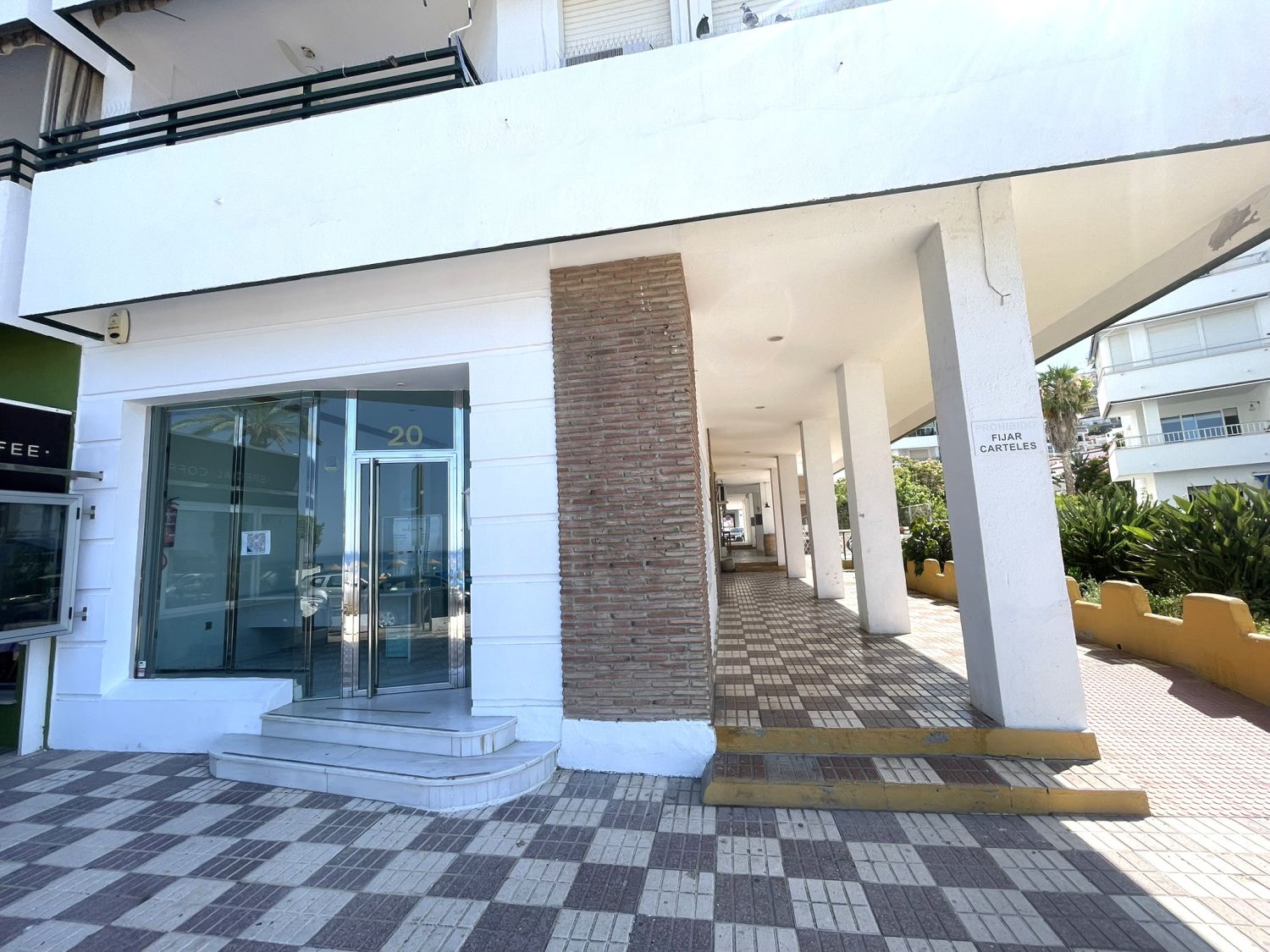 Local Commercial Sale Granada