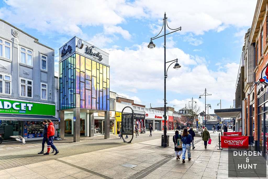 Condo for sale in Romford, United Kingdom