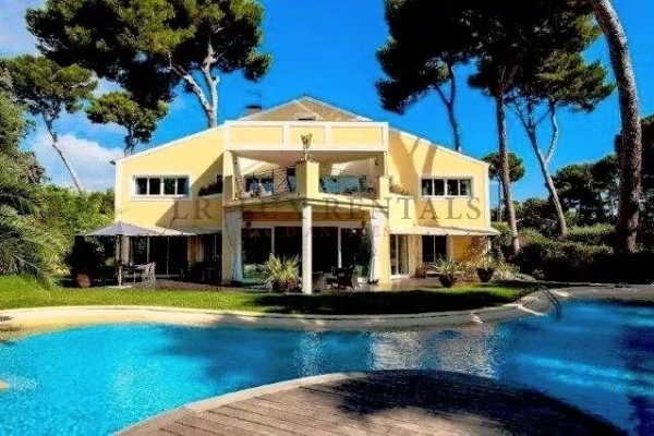 Very nice villa for sale in Cap d'Antibes
