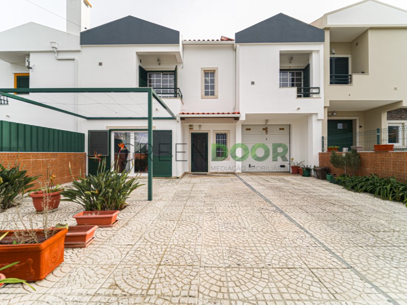 4 Bedroom House with Garden and Garage | Brejos de Azeitão