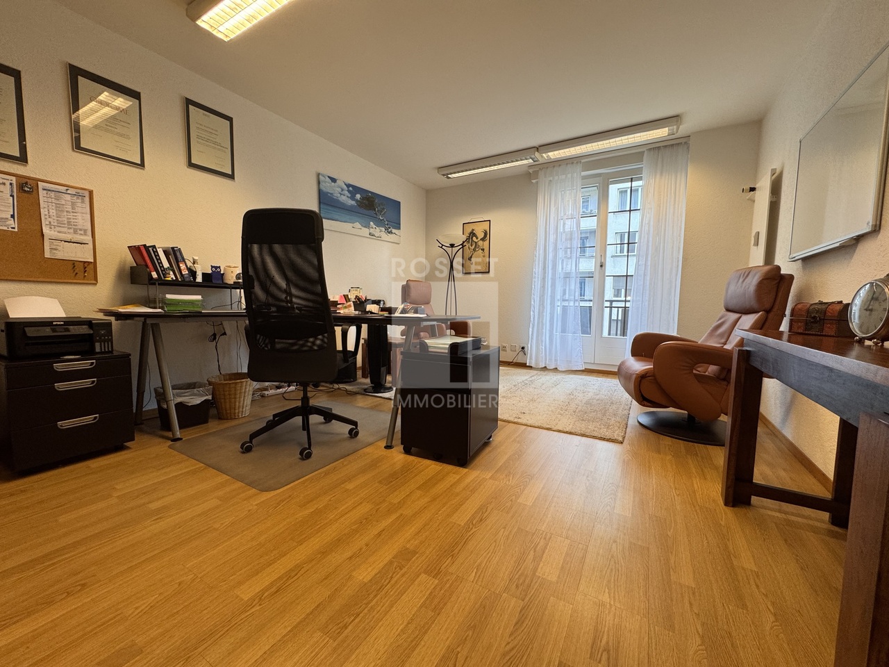 Administrative area or housing of 114m2