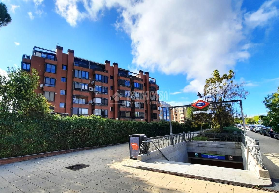 Commercial for sale in Madrid, Spain