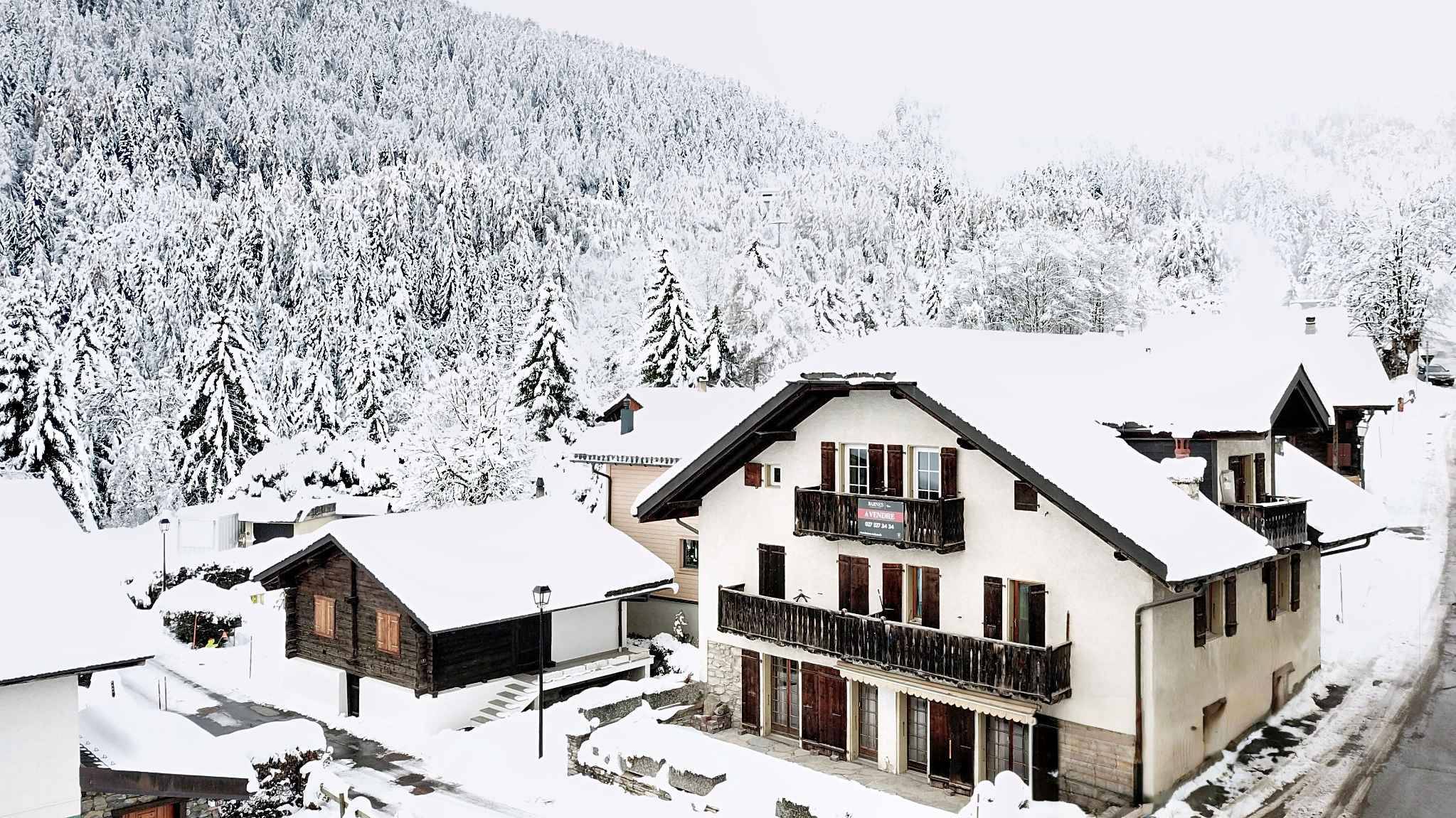 Exclusivity Village house in the centre of the resort