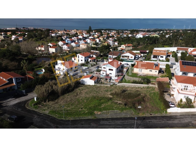 Urban land of 431m2 for construction of a villa in Ericeira