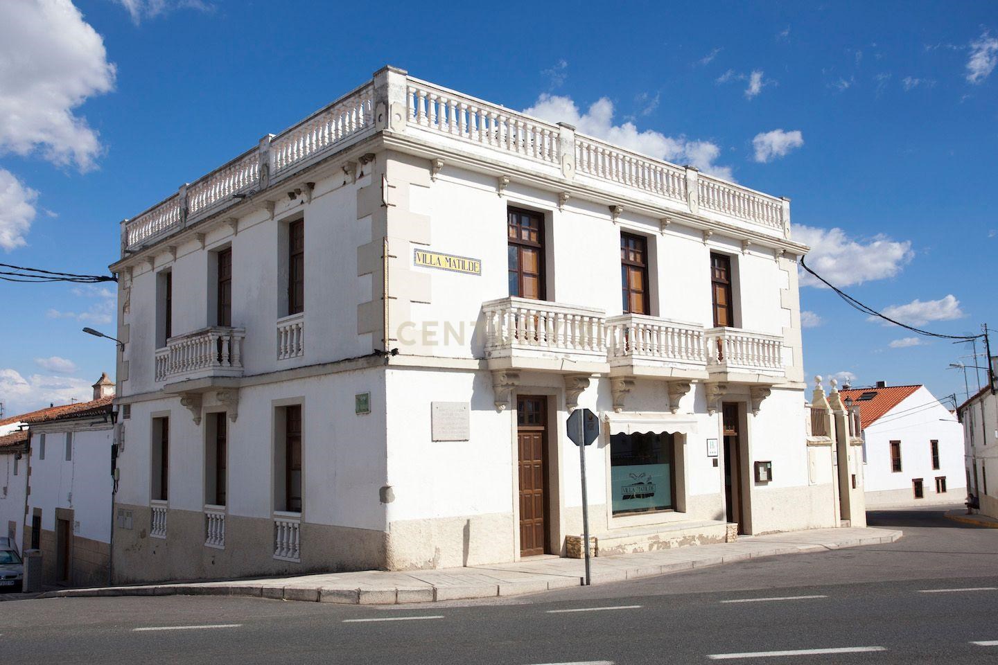 RURAL HOUSE "VILLA MATILDE" and RESTAURANT in MALPARTIDA DE CACERES