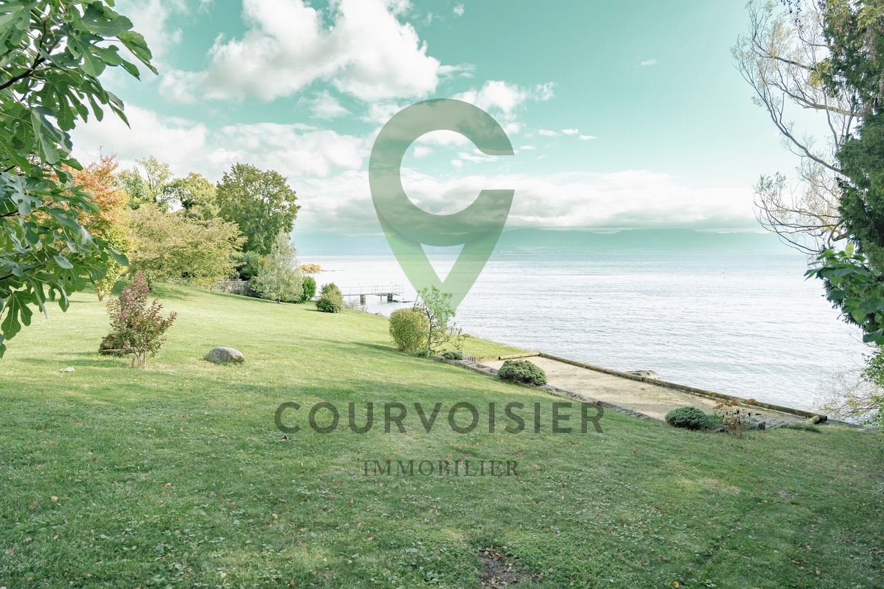 Exceptional waterfront land between Nyon and Morges