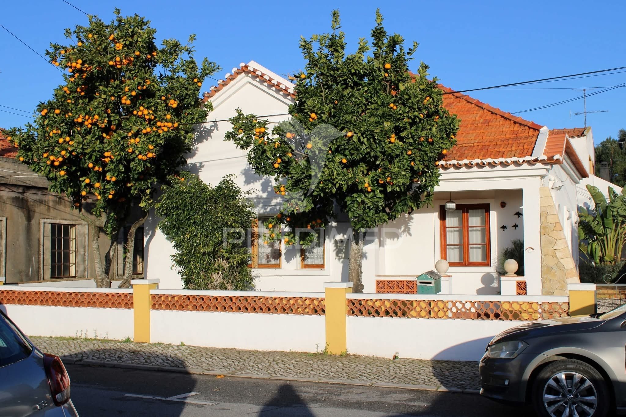 2 Bedroom House Recovered with Garden, Santiago do Cacém Center.