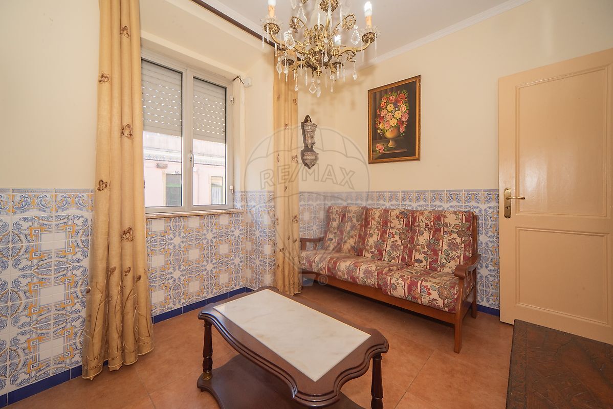 Building for sale in Lisbon, Portugal