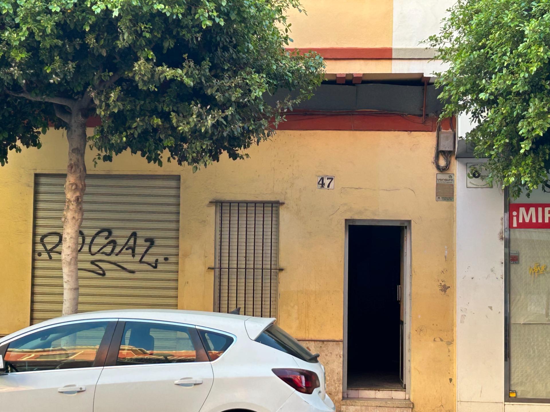 Ref. 08631 SALE OF BUILDING IN THE CENTRE OF THE PORT OF SAGUNTO TO RENOVATE