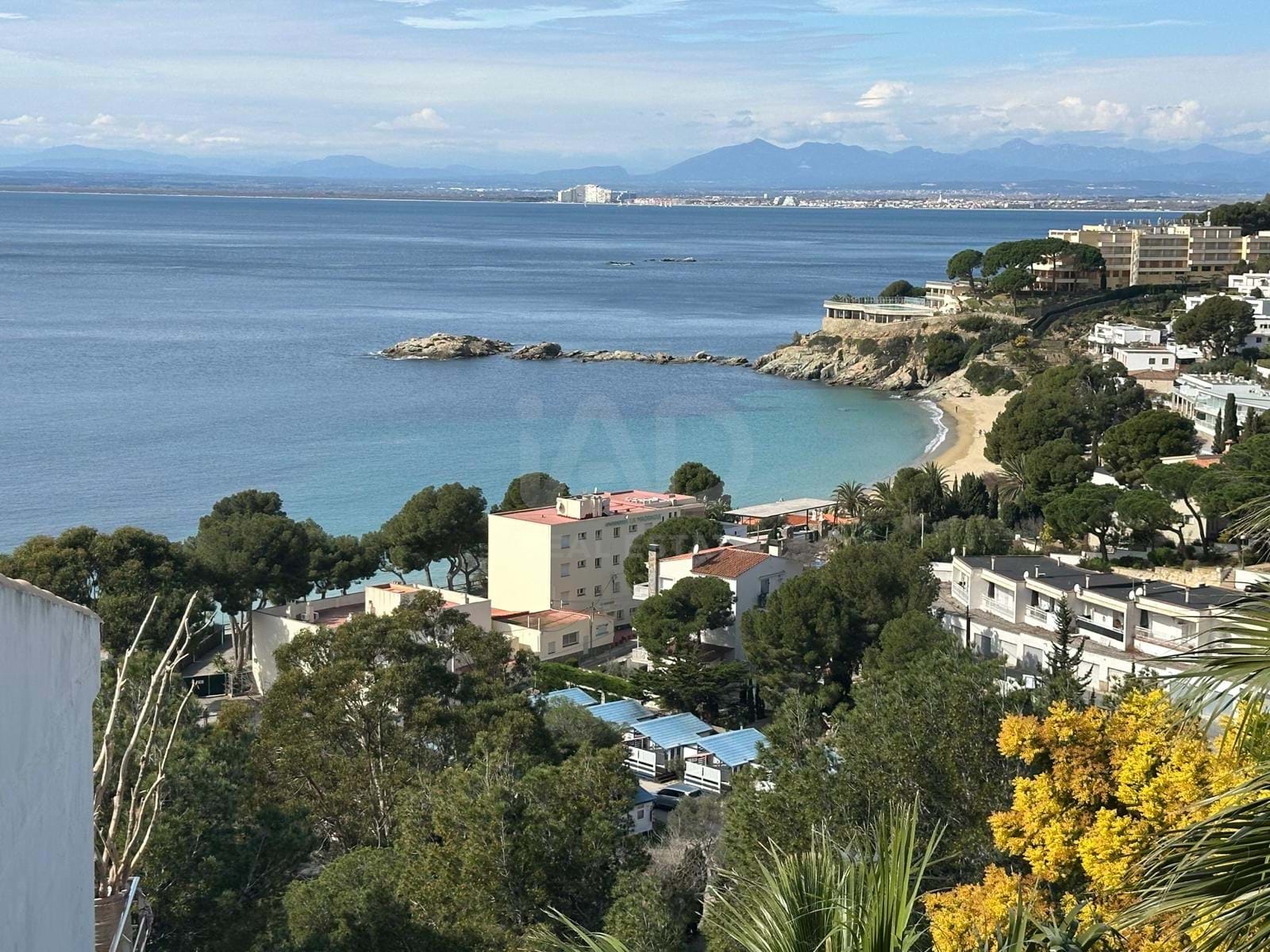 Casa 3 dormitorios - 357 m2