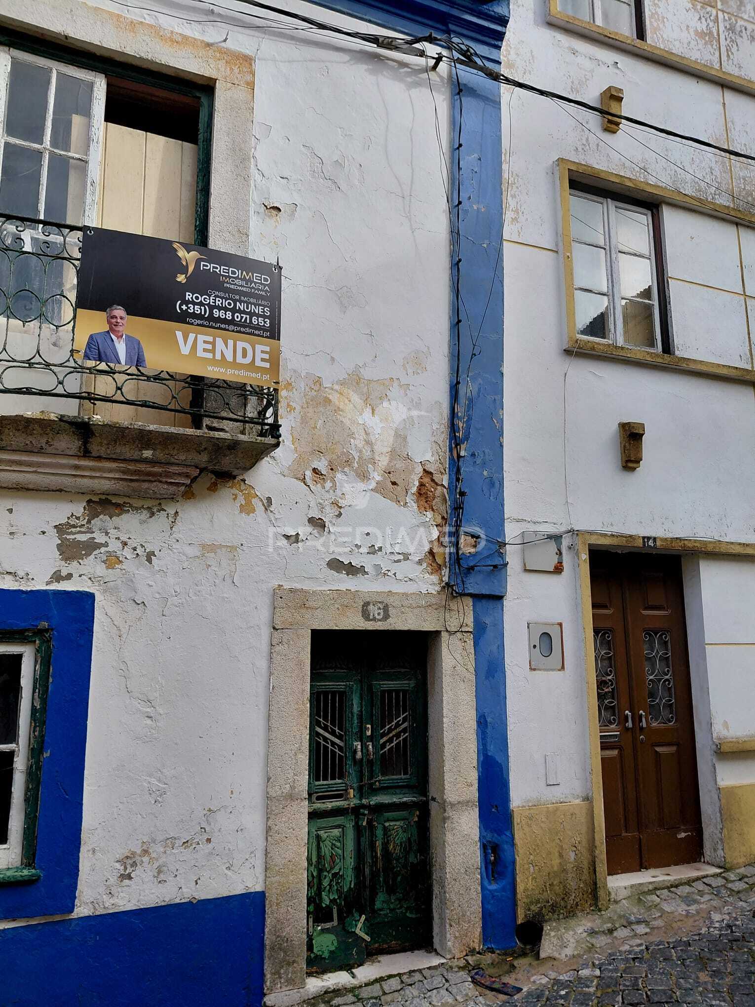 3 Bedroom House to Recover, Historic Center of Santiago do Cacém.