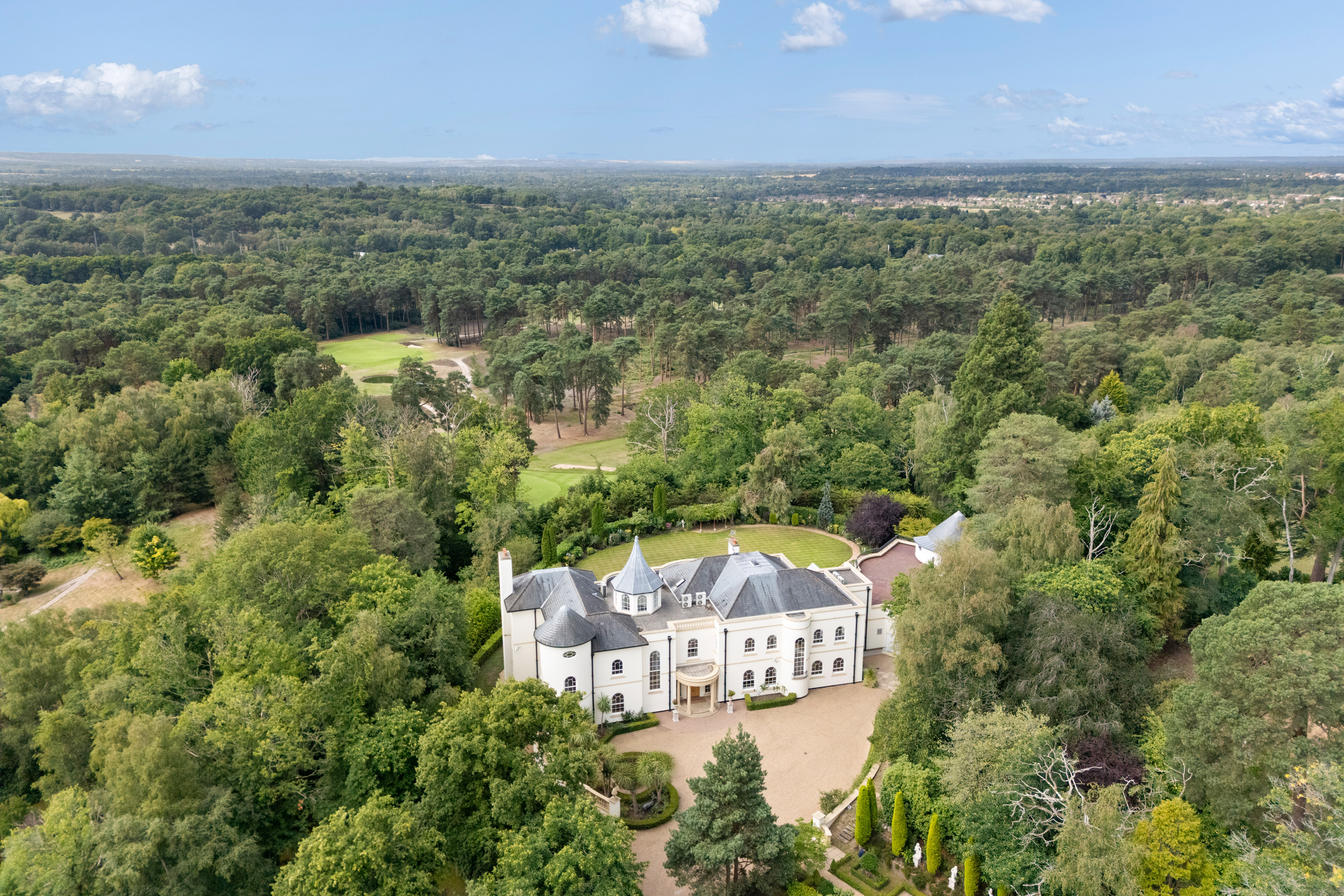 A Palatial Mansion with Far-Reaching Panoramic Views