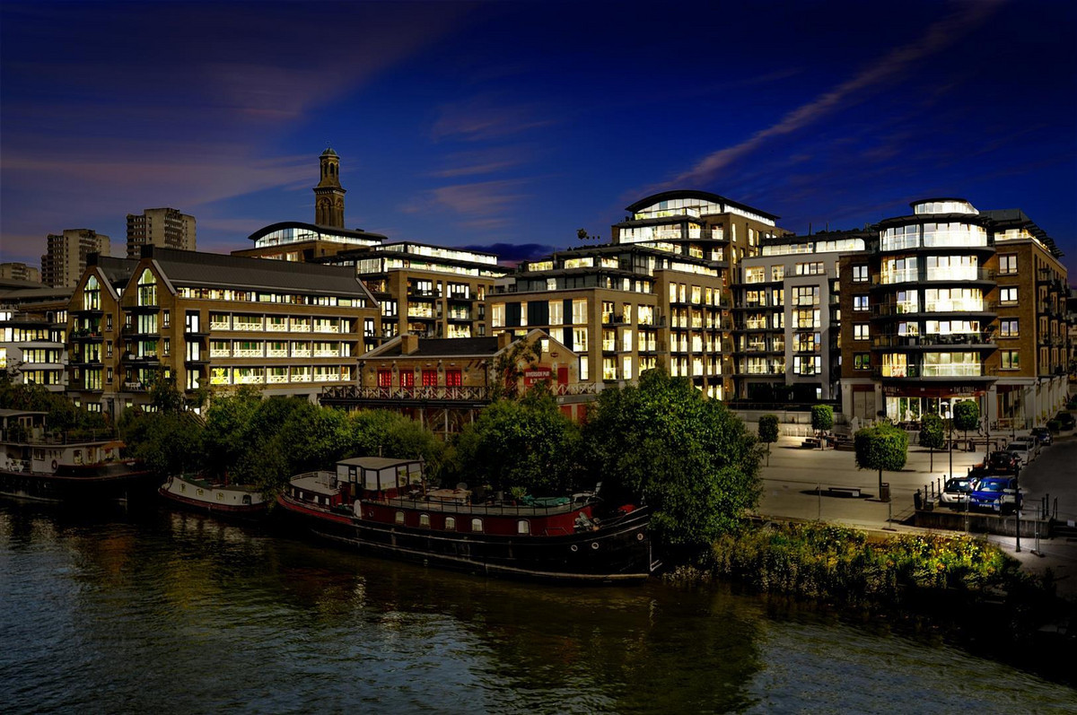 Penthouse: for sale in Brentford