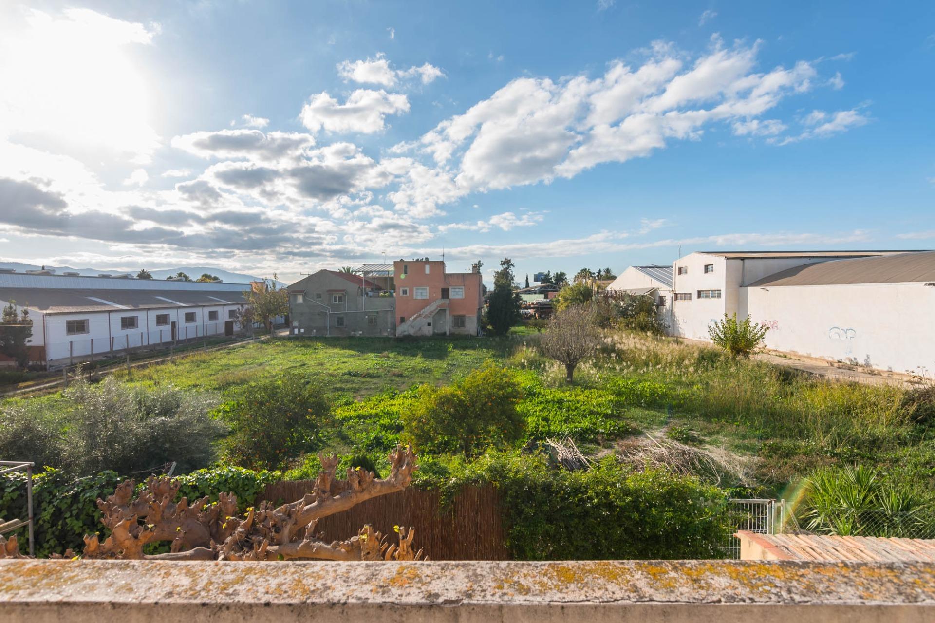 URBAN LAND IN SANTA CATALINA