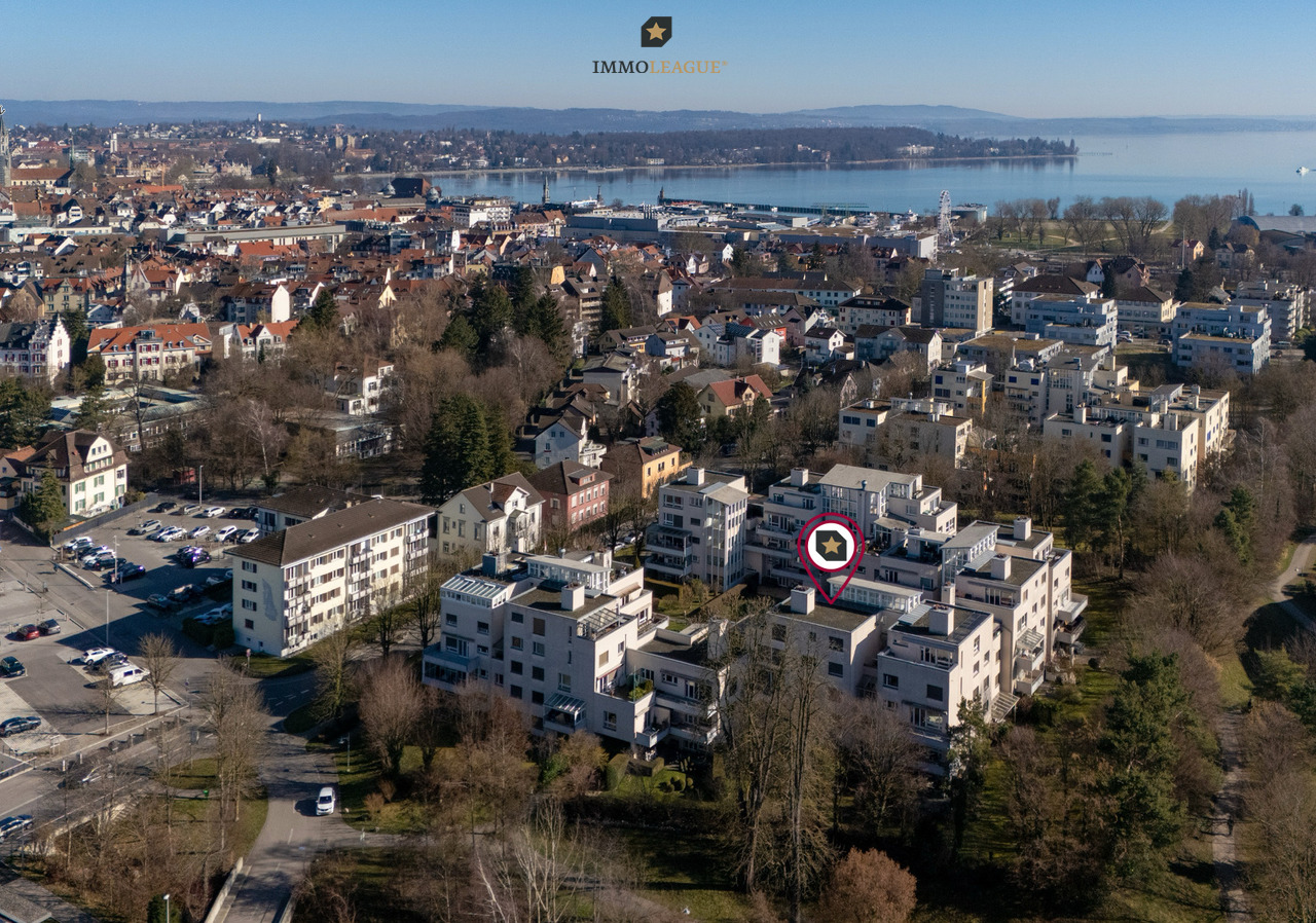 Beautiful living near the border and lake with a spacious terrace.