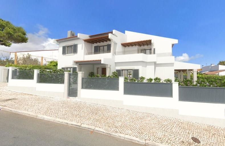 Luxury Detached House for Sale in the Rosário Neighborhood – Cascais