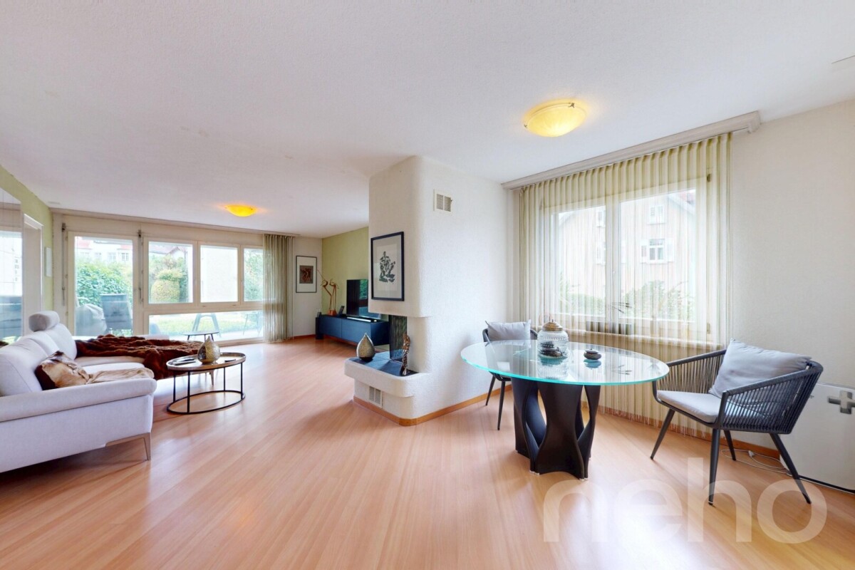 Wohngenuss mit Stil - 4.5-Zimmerwohnung mit Kamin, Terrasse & Loggia