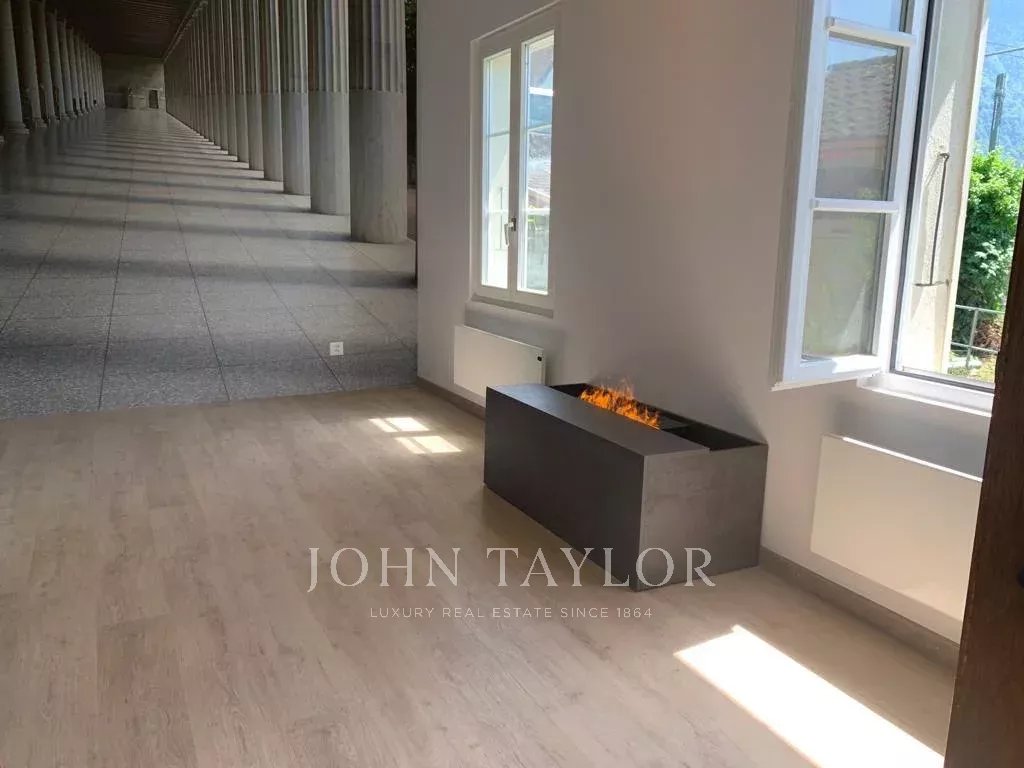 Renovated commercial premises with garden