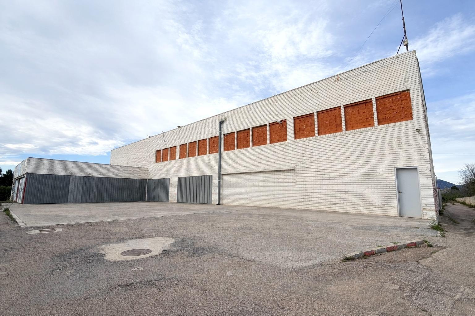 Plot in Sagunto ready for your business