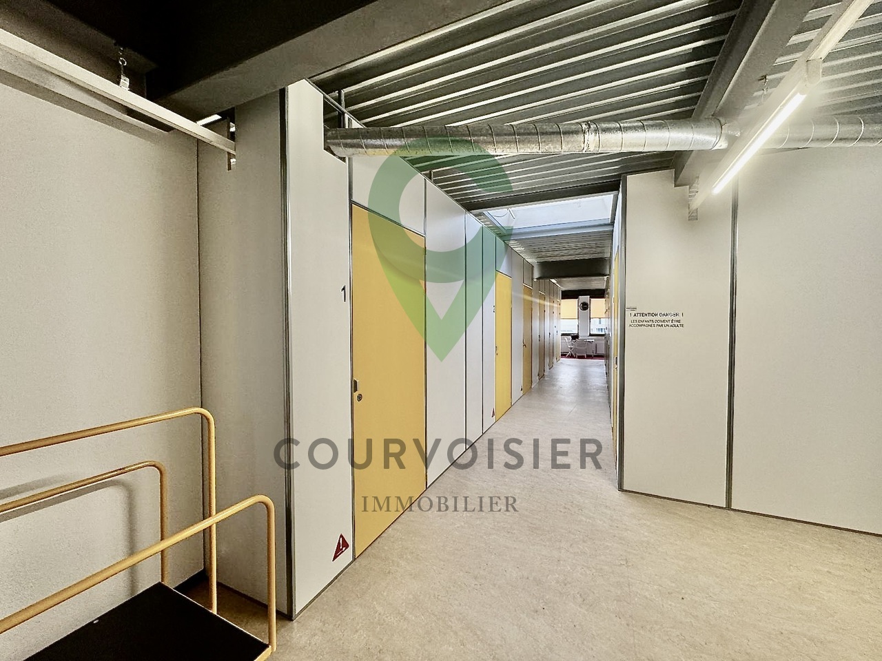 Commercial premises with box in Aubonne craft zone
