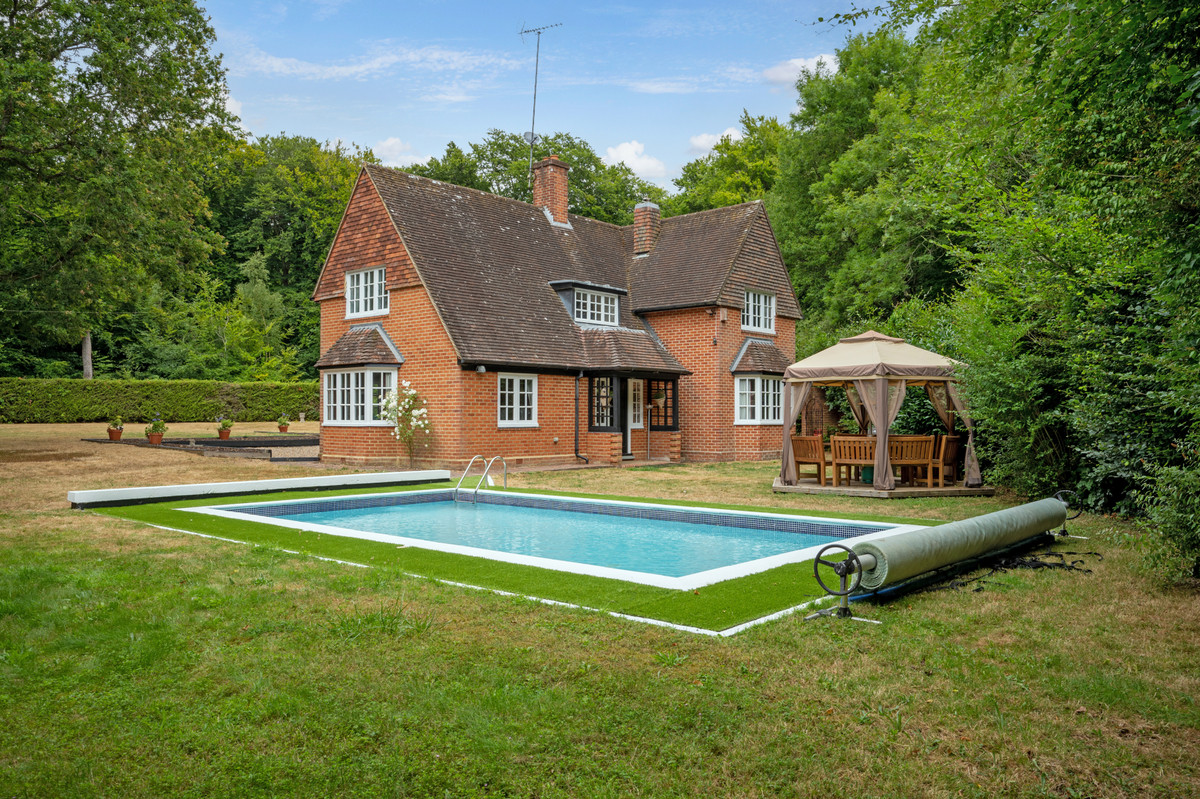 Cottage: for sale in Henley-on-Thames