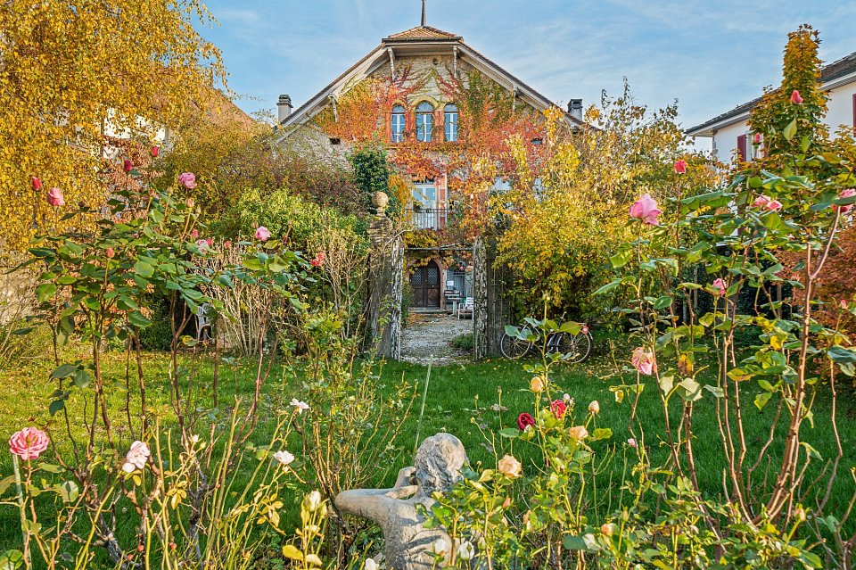 Prestigious historic house 2 steps from the lake