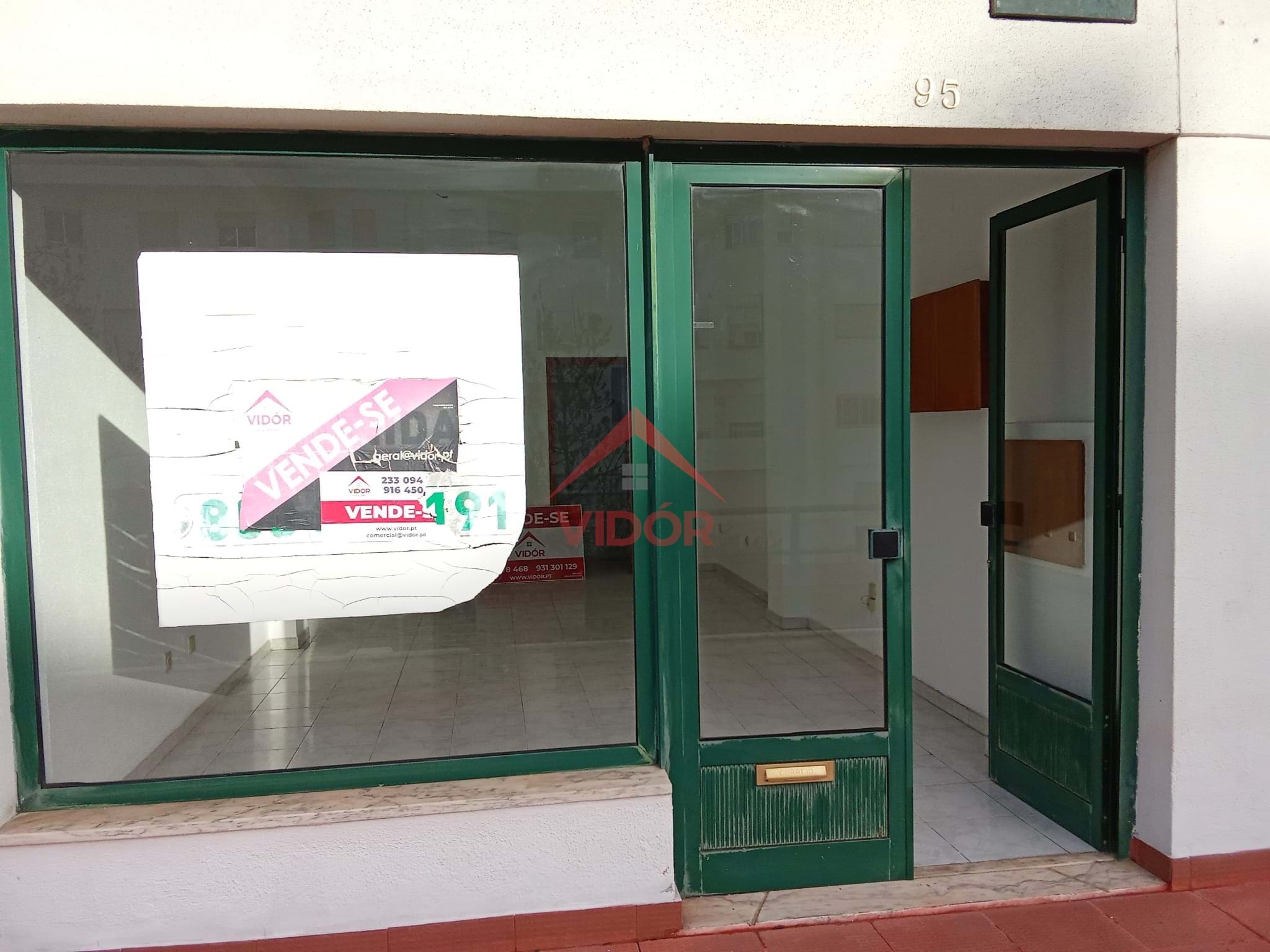 Store with 31m2 in the Municipal Market of Baixa da Banheira