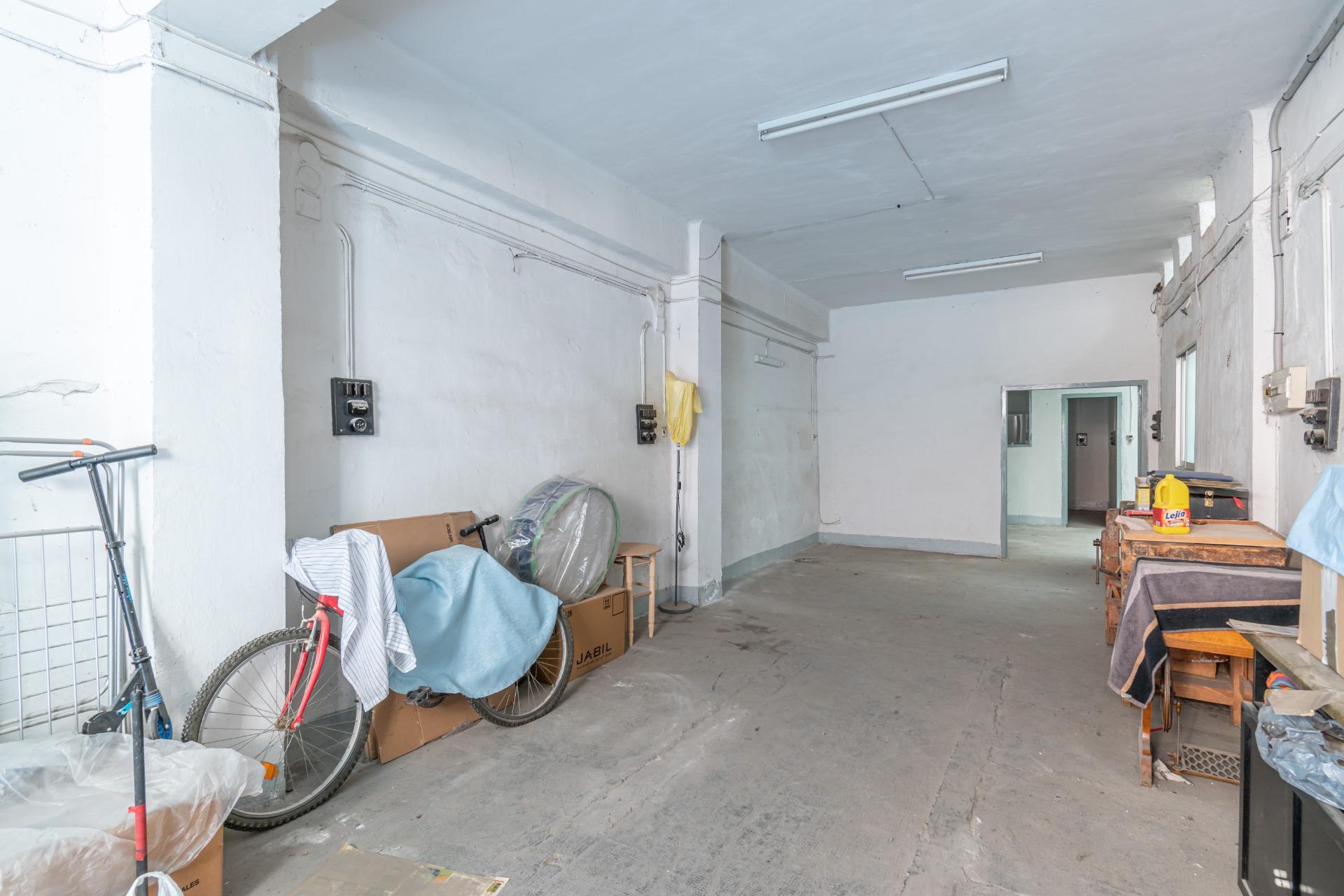 Commercial for sale in Municipality of Granada, Spain