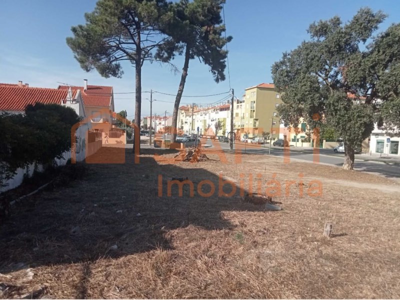Building Land - 337m2 - Quinta Do Conde