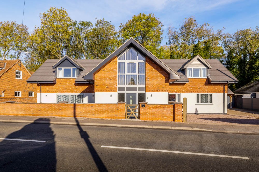 Detached House: for sale in Lincoln