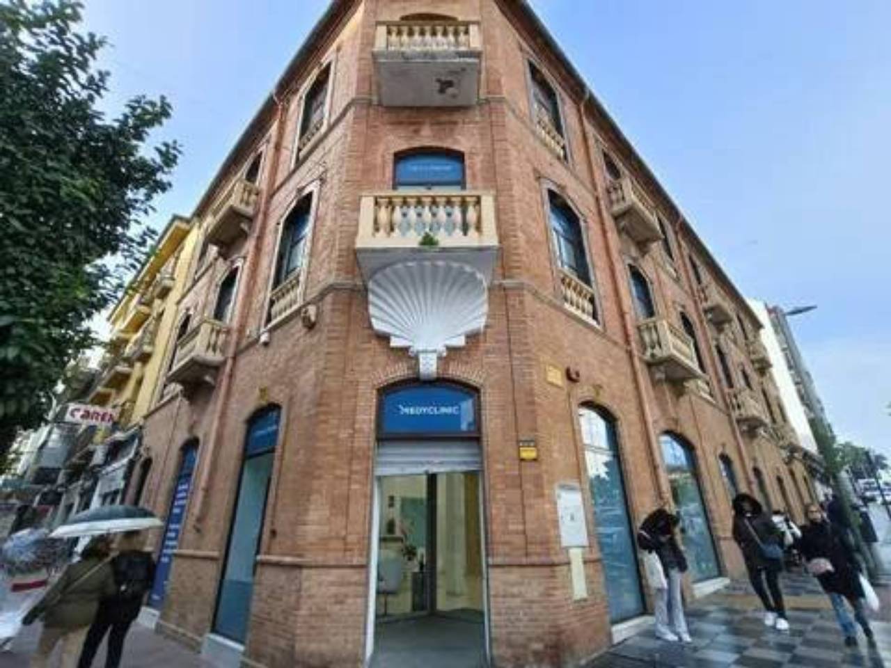 BUILDING IN ALGECIRAS - COMMERCIAL LOCATION -