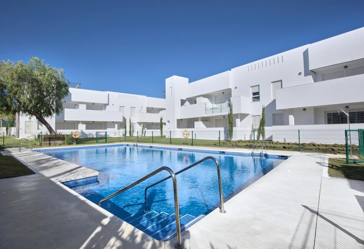 AWARD WINNING LUXURY REAL ESTATE AGENCY, BRAND NEW THREE BEDROOM APARTMENT FOR SALE IN NUEVA ANDALUCIA.