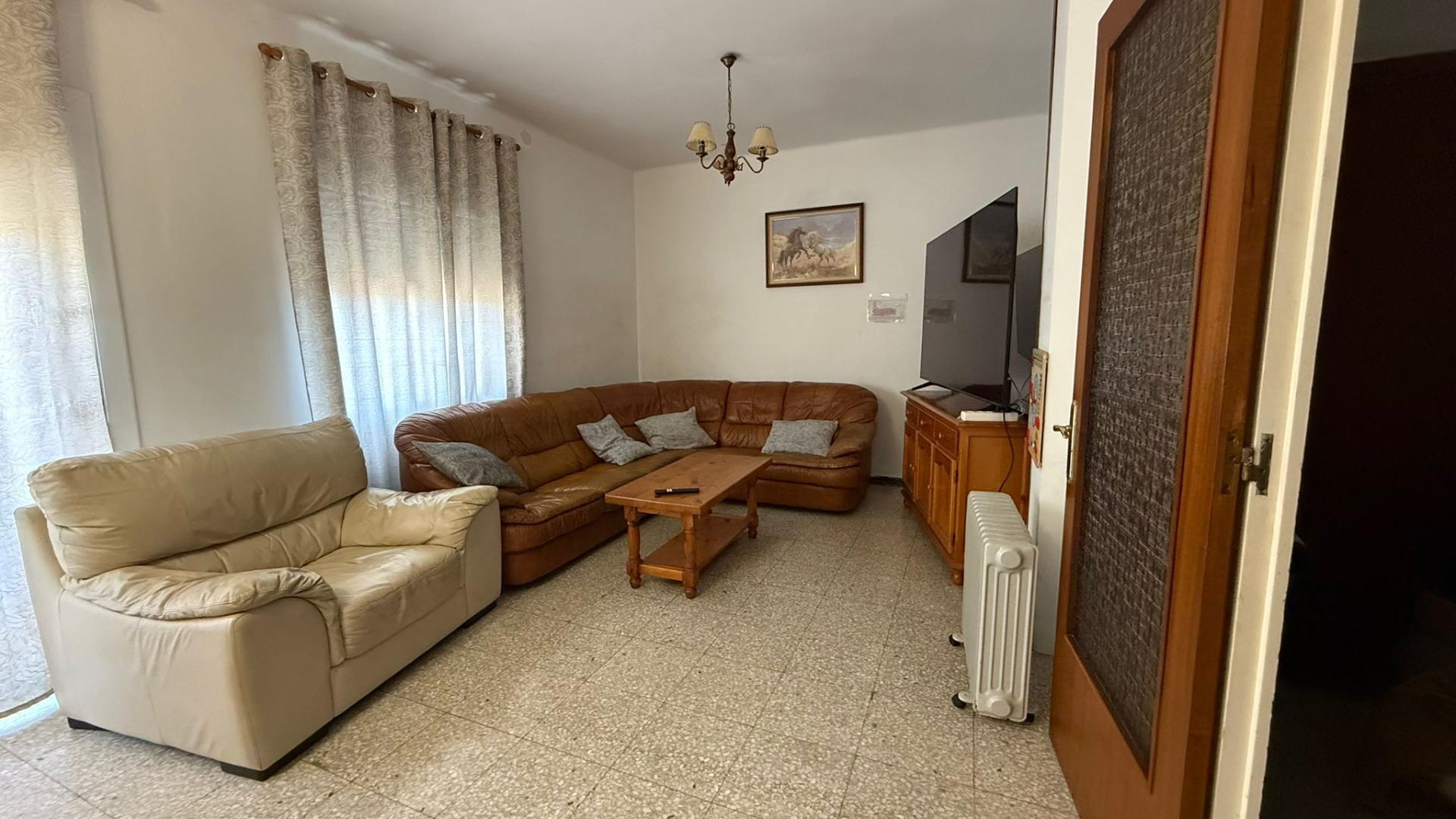 Building for Sale Ideal for Investors in Valls