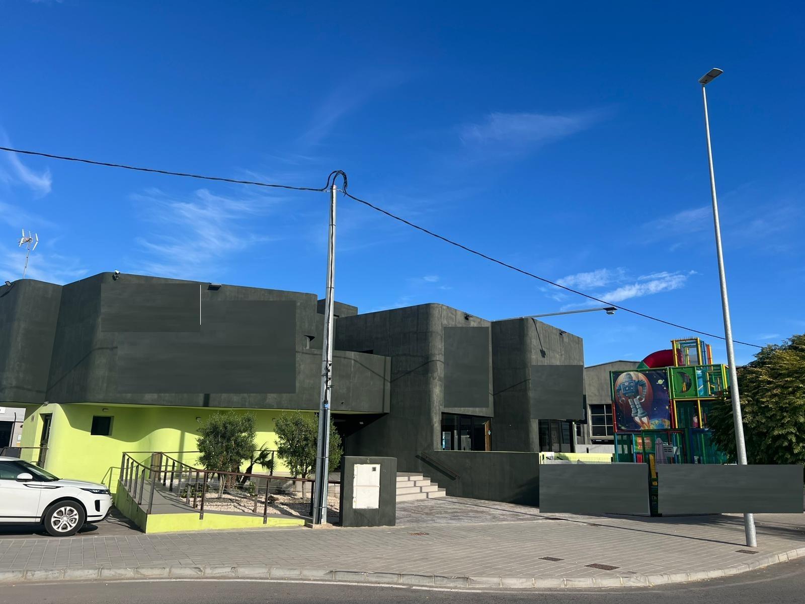 Commercial building with restaurant in operation + free upper floor – Avenida de Dénia (Alicante)