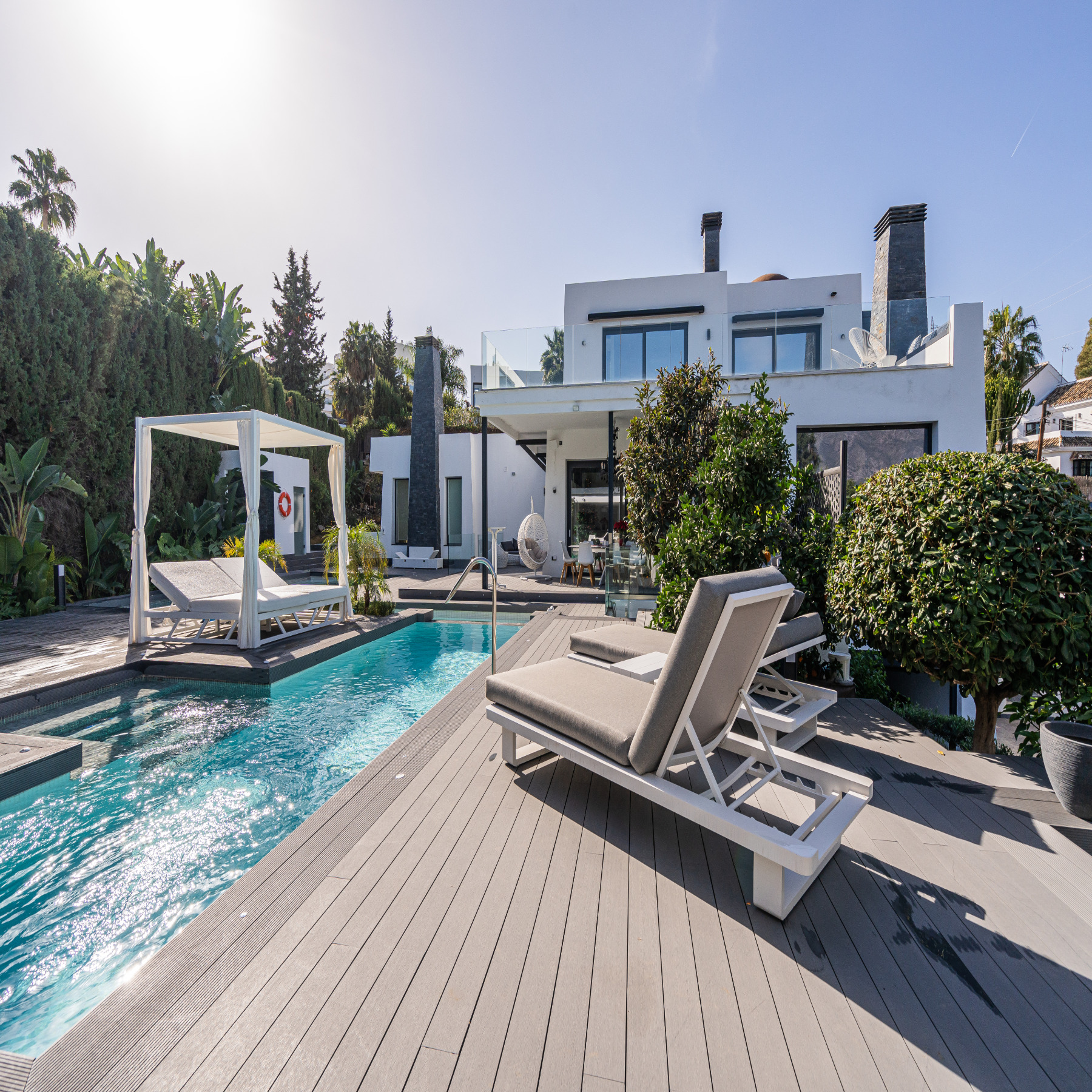 AWARD WINNING LUXURY REAL ESTATE AGENCY, LUXURY VILLA IN NUEVA ANDALUCIA: UNPARALLELED COMFORT, SECURITY, AND OPULENCE