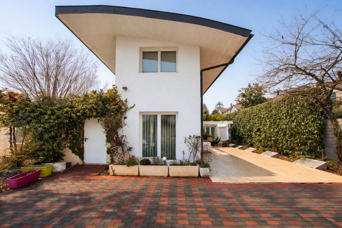 5-room house with double basement + swimming pool