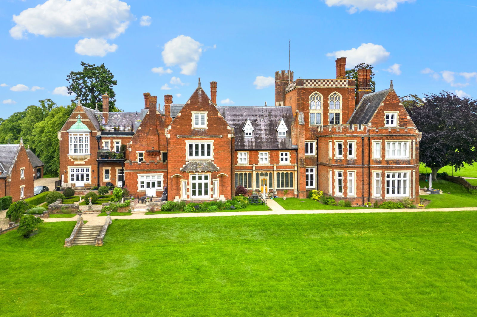 Apartment: for sale in Hertford Hertford