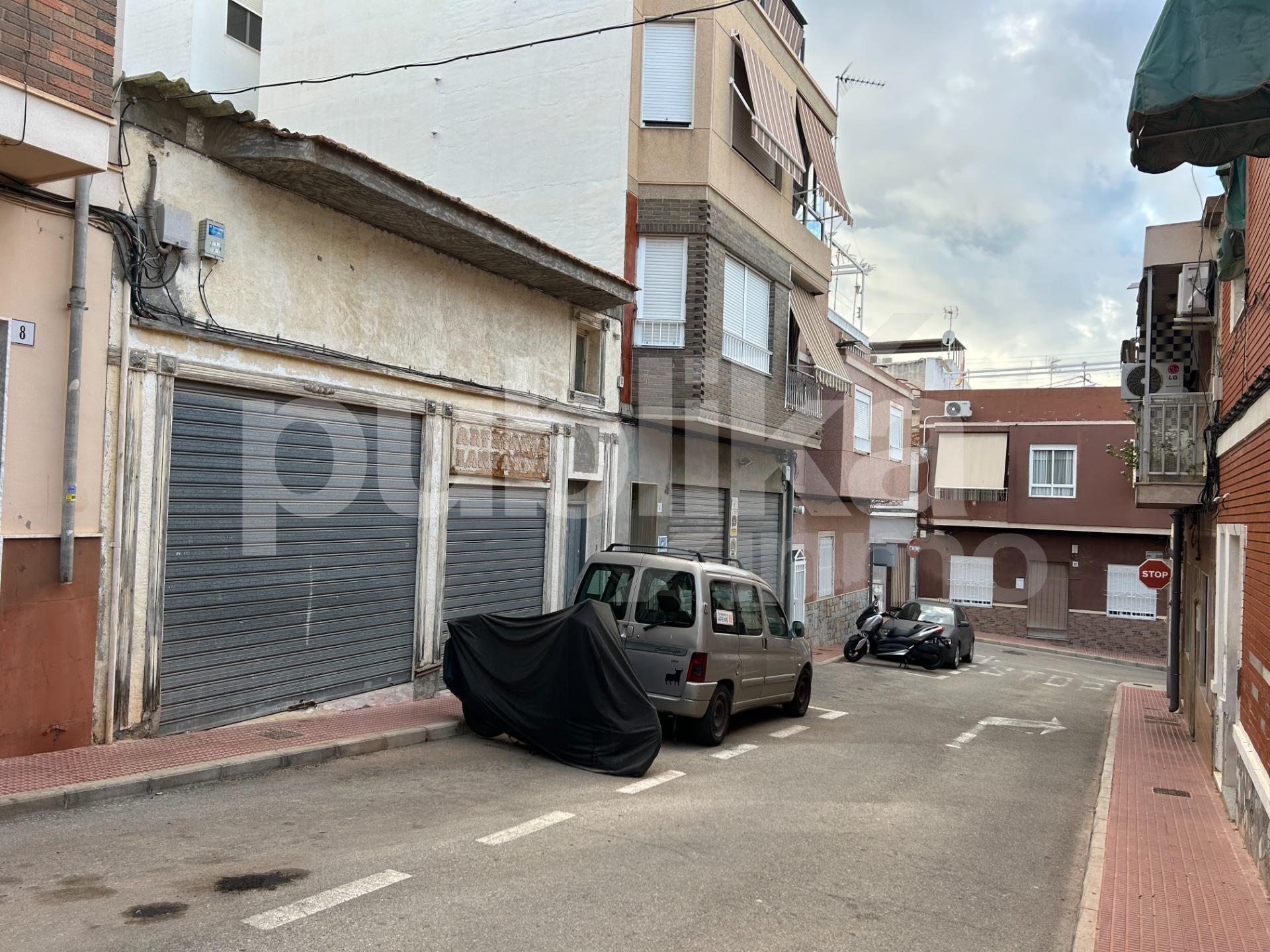 Investment Opportunity in the Center of Santa Pola: Urban Land just 400 meters from Playa Levante.