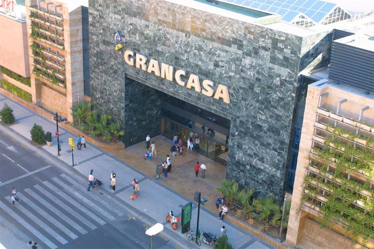 Commercial for sale in Zaragoza, Spain